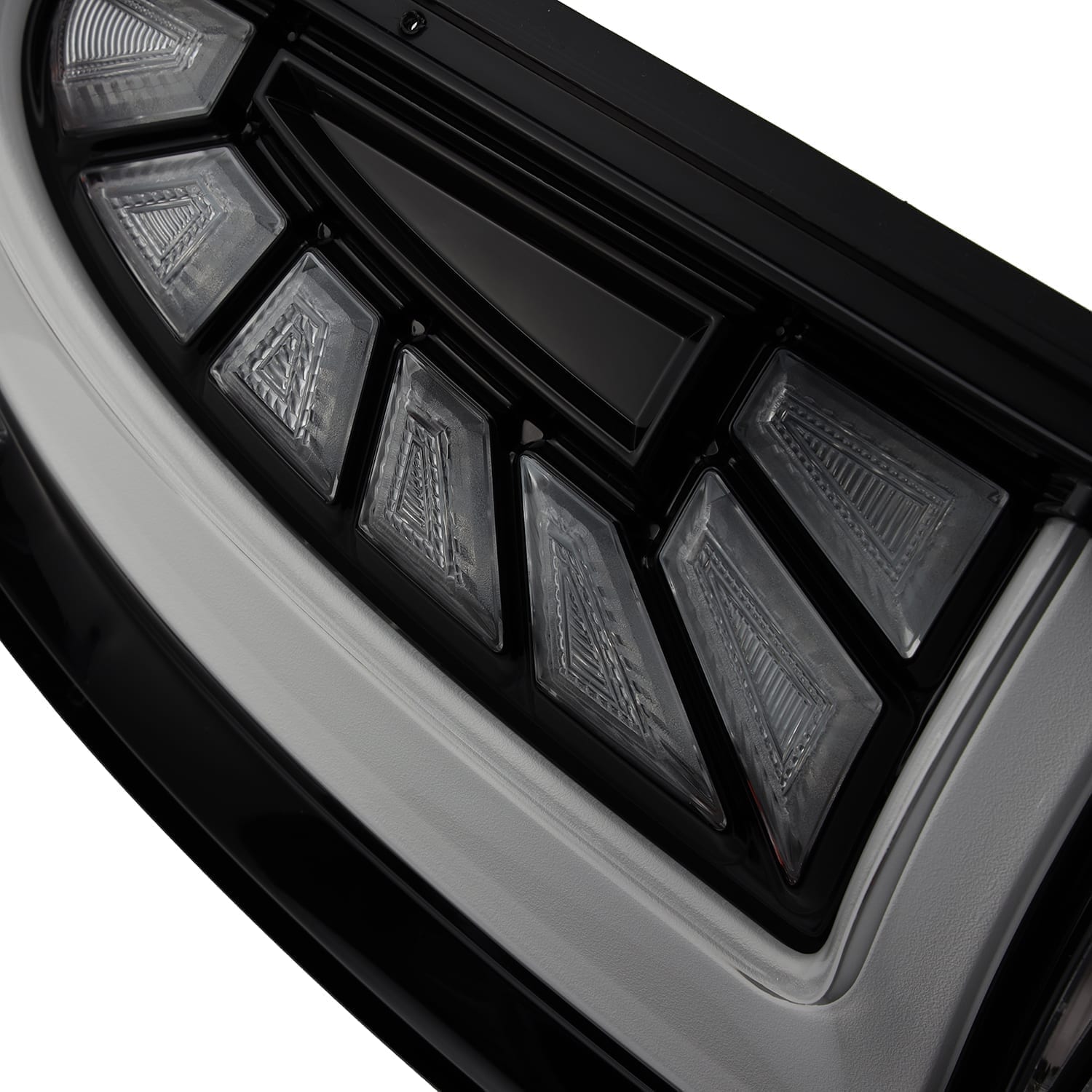 AlphaRex, AlphaRex Feux arrière Toyota Tacoma (2005-2015) Pro Series LED - Jet Black / Red Smoke